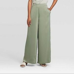 NWT Women’s Mid-Rise Silky Wide Leg Pants